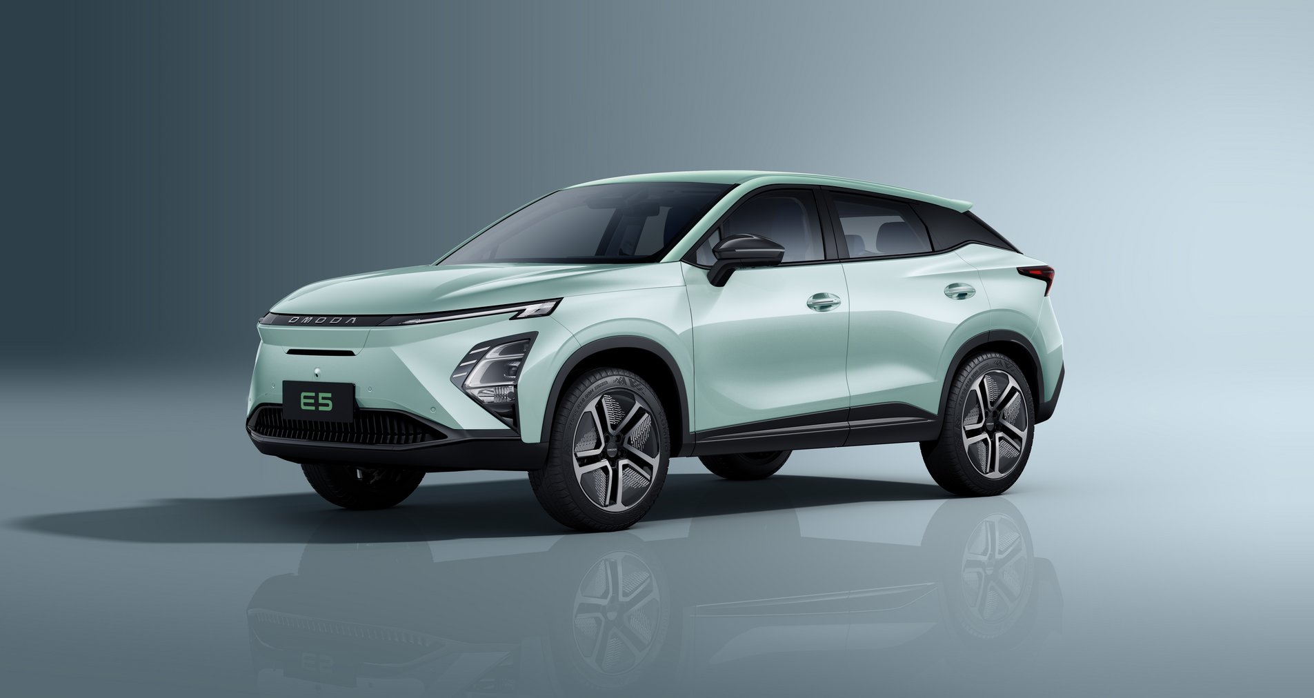 TITAN GREEN